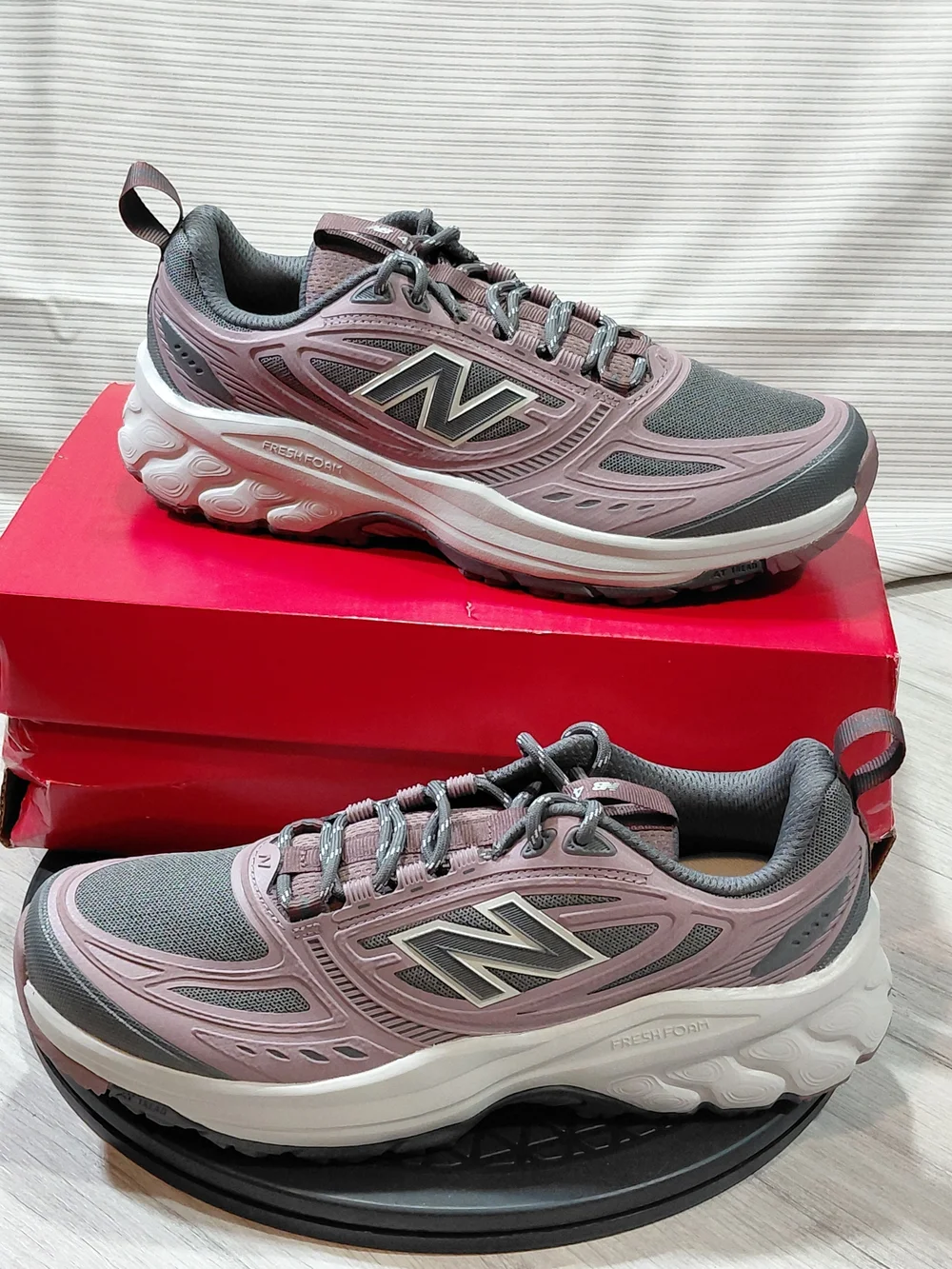 (New) New Balance Women’s Fresh Foam 410v9 Trail Running Shoes Voilet Rose W9